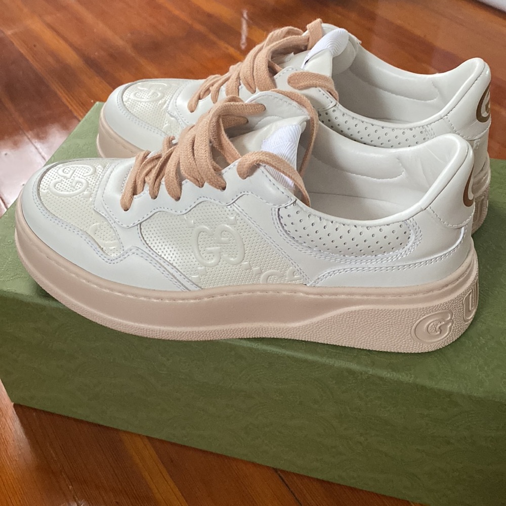 Gucci GG Embossed Sneakers, size 37.5, pink - Picture 3 of 10